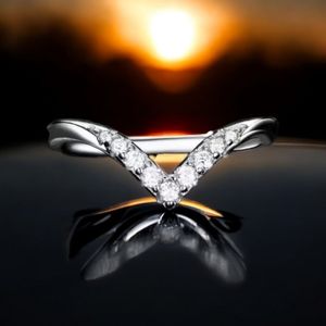 CERT Moissanite Diamond Chevron V Ring Band